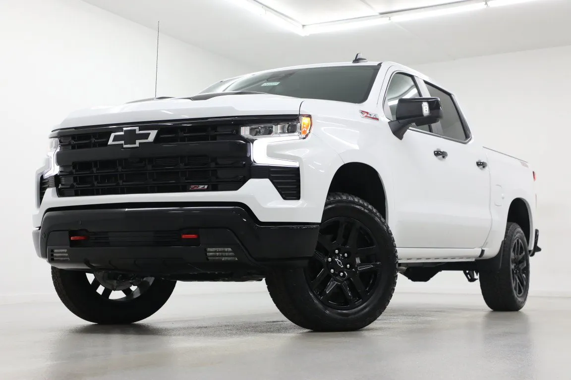 White 2026 Chevrolet Silverado 1500 LT Trail Boss for sale in Clinton, MO