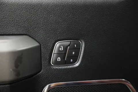 More photos of 2019 Ford F-150 Platinum at Jim Falk Motors, MO