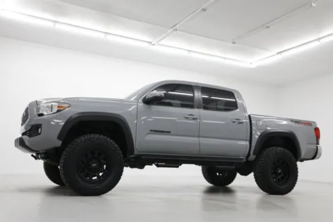 Photos of 2019 Toyota Tacoma TRD Off Road for sale in Clinton, MO at Jim Falk Motors