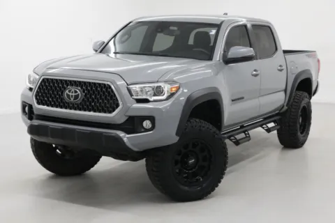 More photos of 2019 Toyota Tacoma TRD Off Road at Jim Falk Motors, MO