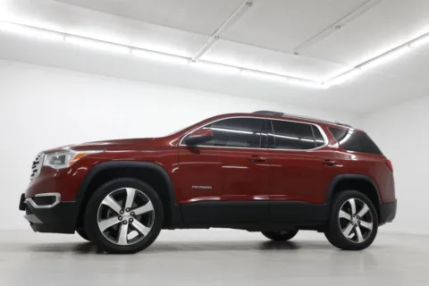 Photos of 2019 GMC Acadia SLT for sale in Clinton, MO at Jim Falk Motors