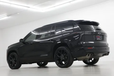 More photos of 2025 Chevrolet Traverse RS at Jim Falk Motors, MO
