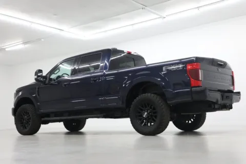 More photos of 2022 Ford Super Duty F-350 SRW LARIAT at Jim Falk Motors, MO