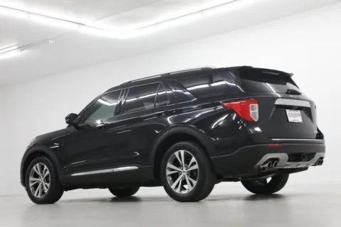 More photos of 2020 Ford Explorer Platinum at Jim Falk Motors, MO