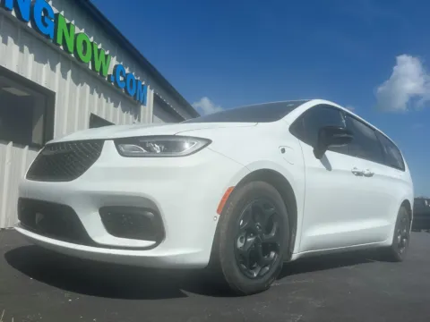 White 2024 Chrysler Pacifica Hybrid S Appearance Pkg for sale in Clinton, MO
