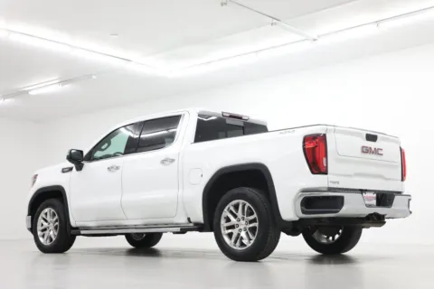 More photos of 2020 GMC Sierra 1500 SLT at Jim Falk Motors, MO