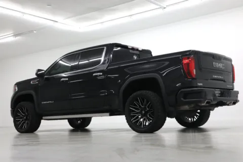 More photos of 2020 GMC Sierra 1500 Denali at Jim Falk Motors, MO