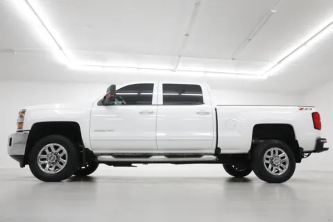 Another view of 2019 Chevrolet Silverado 2500 HD LT for sale in Clinton, MO at Jim Falk Motors