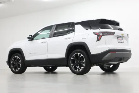 More photos of 2027 Chevrolet Equinox LT at Jim Falk Motors, MO