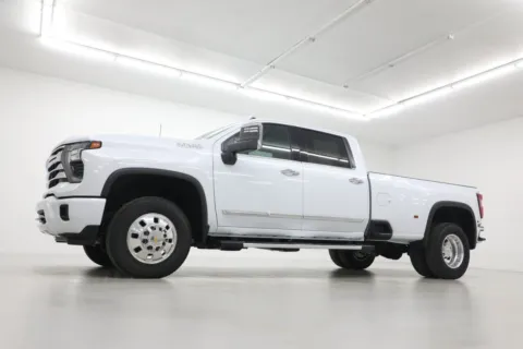 Photos of 2026 Chevrolet Silverado 3500 HD DRW High Country for sale in Clinton, MO at Jim Falk Motors