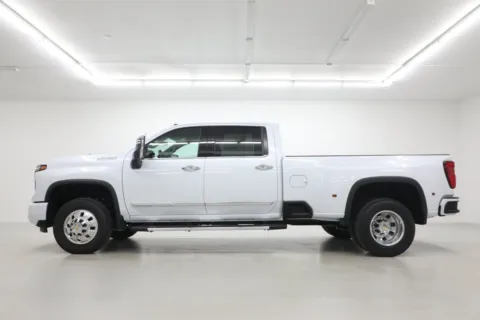 Another view of 2026 Chevrolet Silverado 3500 HD DRW High Country for sale in Clinton, MO at Jim Falk Motors