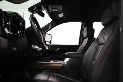 More photos of 2024 Chevrolet Silverado 2500 HD High Country at Jim Falk Motors, MO