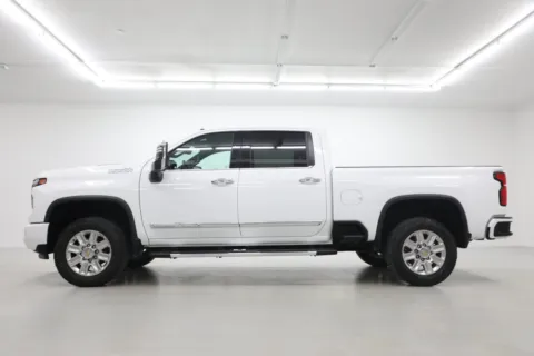 Another view of 2024 Chevrolet Silverado 3500 HD High Country for sale in Clinton, MO at Jim Falk Motors