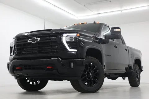 Black 2026 Chevrolet Silverado 2500 HD LT for sale in Clinton, MO