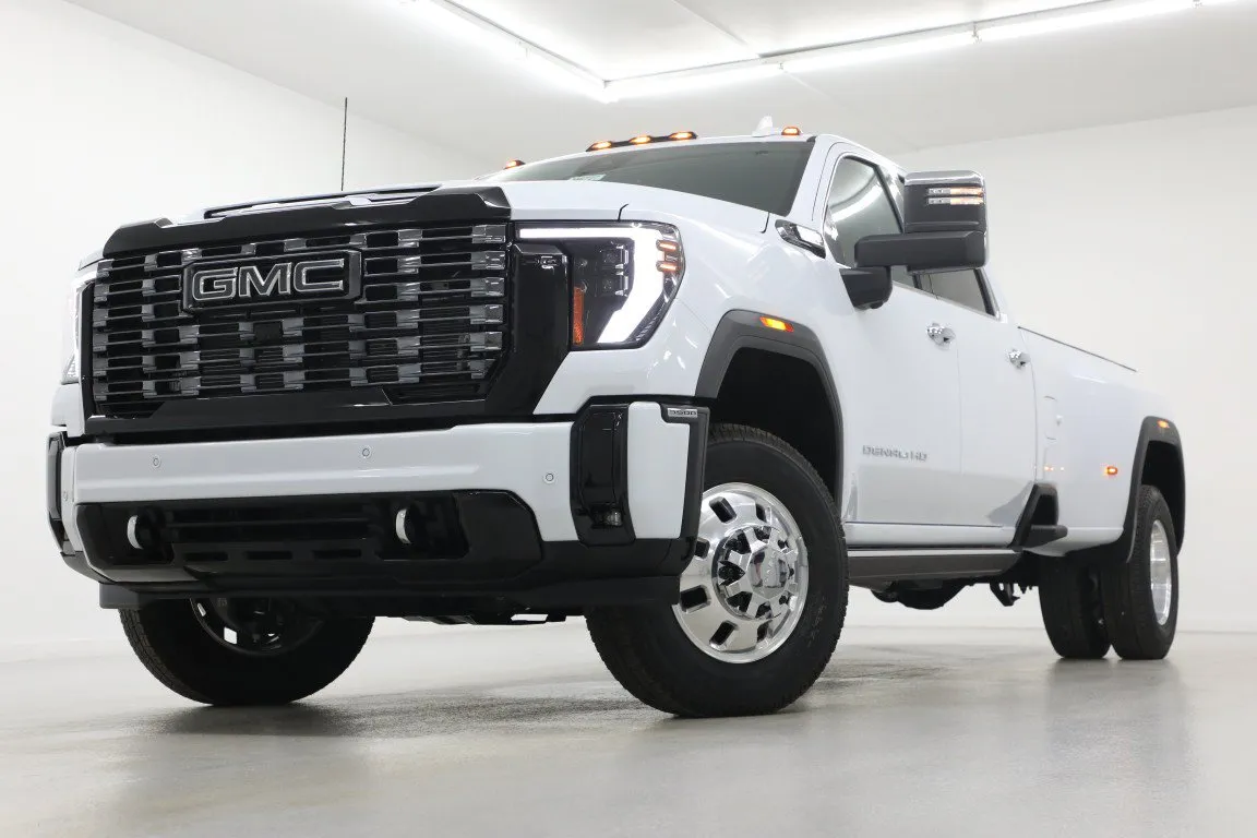 White 2026 GMC Sierra 3500 HD DRW Denali Ultimate for sale in Clinton, MO