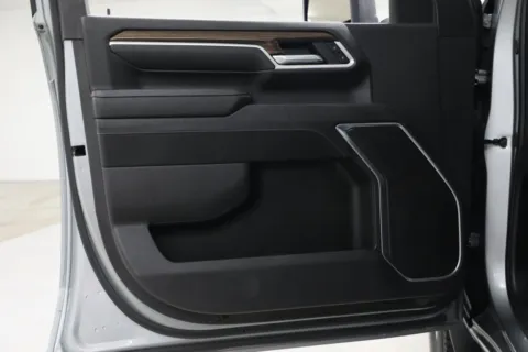 More photos of 2025 Chevrolet Silverado 2500 HD LT at Jim Falk Motors, MO