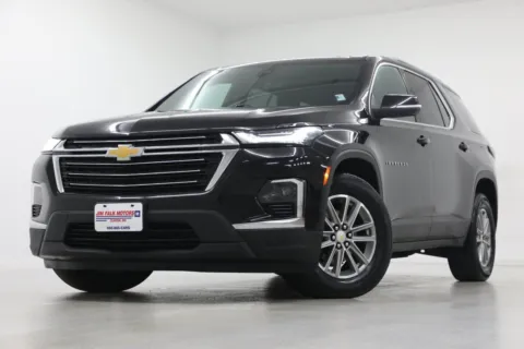 Black 2023 Chevrolet Traverse LT Cloth for sale in Clinton, MO