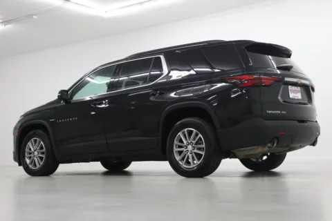 More photos of 2023 Chevrolet Traverse LT Cloth at Jim Falk Motors, MO