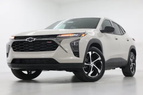 White 2026 Chevrolet Trax 1RS for sale in Clinton, MO