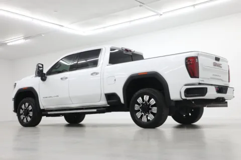 More photos of 2025 GMC Sierra 2500 HD Denali at Jim Falk Motors, MO