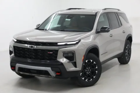 More photos of 2027 Chevrolet Traverse Z71 at Jim Falk Motors, MO