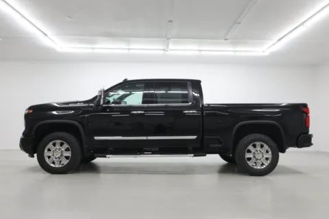 Another view of 2026 Chevrolet Silverado 3500 HD High Country for sale in Clinton, MO at Jim Falk Motors