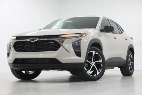 White 2026 Chevrolet Trax 1RS for sale in Clinton, MO