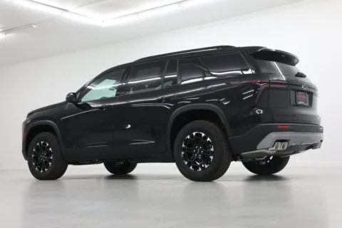 More photos of 2027 Chevrolet Traverse Z71 at Jim Falk Motors, MO