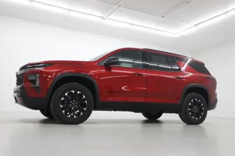Photos of 2027 Chevrolet Traverse Z71 for sale in Clinton, MO at Jim Falk Motors