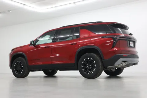 More photos of 2027 Chevrolet Traverse Z71 at Jim Falk Motors, MO