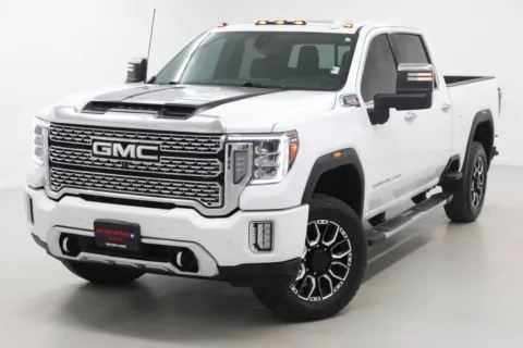 More photos of 2022 GMC Sierra 2500 HD Denali at Jim Falk Motors, MO