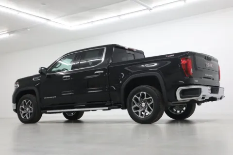 More photos of 2026 GMC Sierra 1500 SLT at Jim Falk Motors, MO