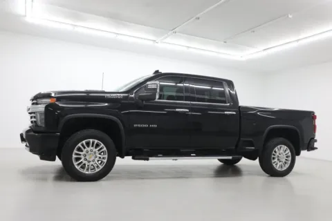 Photos of 2023 Chevrolet Silverado 2500 HD High Country for sale in Clinton, MO at Jim Falk Motors