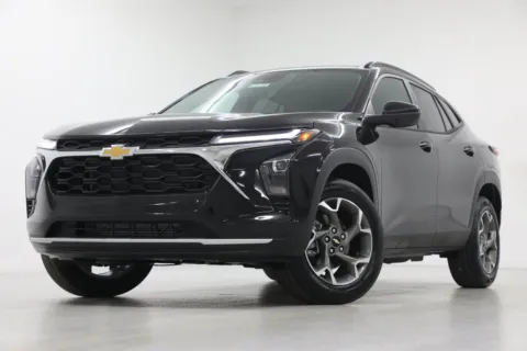 Black 2026 Chevrolet Trax LT for sale in Clinton, MO