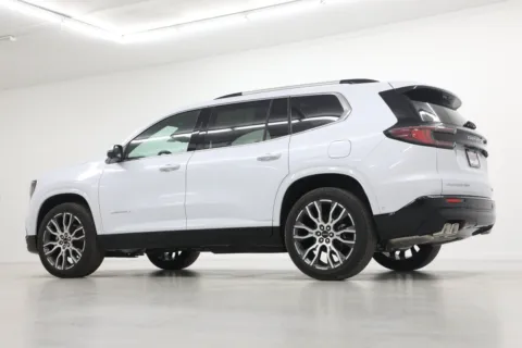 More photos of 2027 GMC Acadia Denali Ultimate at Jim Falk Motors, MO