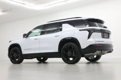 More photos of 2027 Chevrolet Traverse RS at Jim Falk Motors, MO