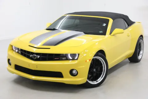 More photos of 2013 Chevrolet Camaro SS at Jim Falk Motors, MO