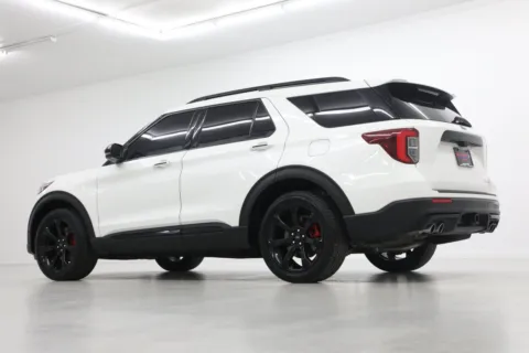 More photos of 2020 Ford Explorer ST at Jim Falk Motors, MO