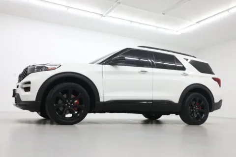 Photos of 2020 Ford Explorer ST for sale in Clinton, MO at Jim Falk Motors