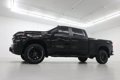 Photos of 2020 Chevrolet Silverado 1500 LT Trail Boss for sale in Clinton, MO at Jim Falk Motors