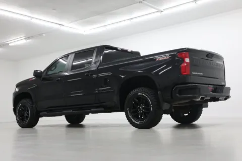 More photos of 2020 Chevrolet Silverado 1500 LT Trail Boss at Jim Falk Motors, MO