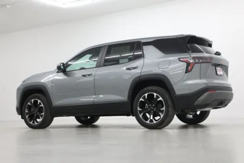 More photos of 2027 Chevrolet Equinox LT at Jim Falk Motors, MO