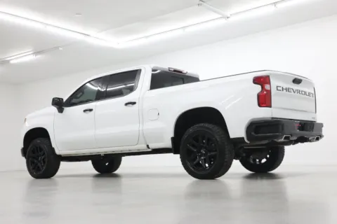 More photos of 2024 Chevrolet Silverado 1500 LT Trail Boss at Jim Falk Motors, MO