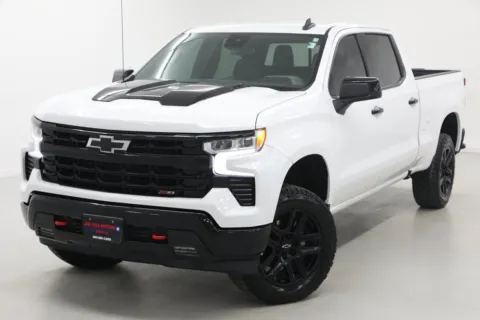 More photos of 2024 Chevrolet Silverado 1500 LT Trail Boss at Jim Falk Motors, MO