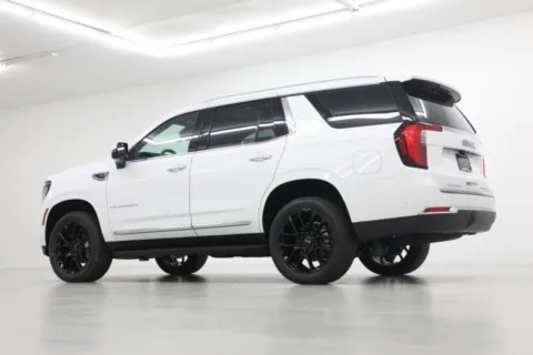 More photos of 2027 GMC Yukon Elevation at Jim Falk Motors, MO