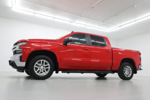 Photos of 2020 Chevrolet Silverado 1500 LT for sale in Clinton, MO at Jim Falk Motors