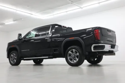 More photos of 2025 GMC Sierra 2500 HD SLT at Jim Falk Motors, MO