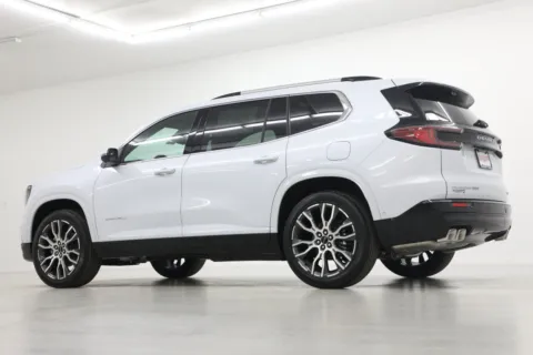More photos of 2027 GMC Acadia Denali Ultimate at Jim Falk Motors, MO