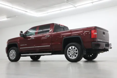 More photos of 2016 GMC Sierra 2500 HD Denali at Jim Falk Motors, MO