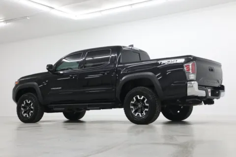 More photos of 2022 Toyota Tacoma TRD Off Road at Jim Falk Motors, MO